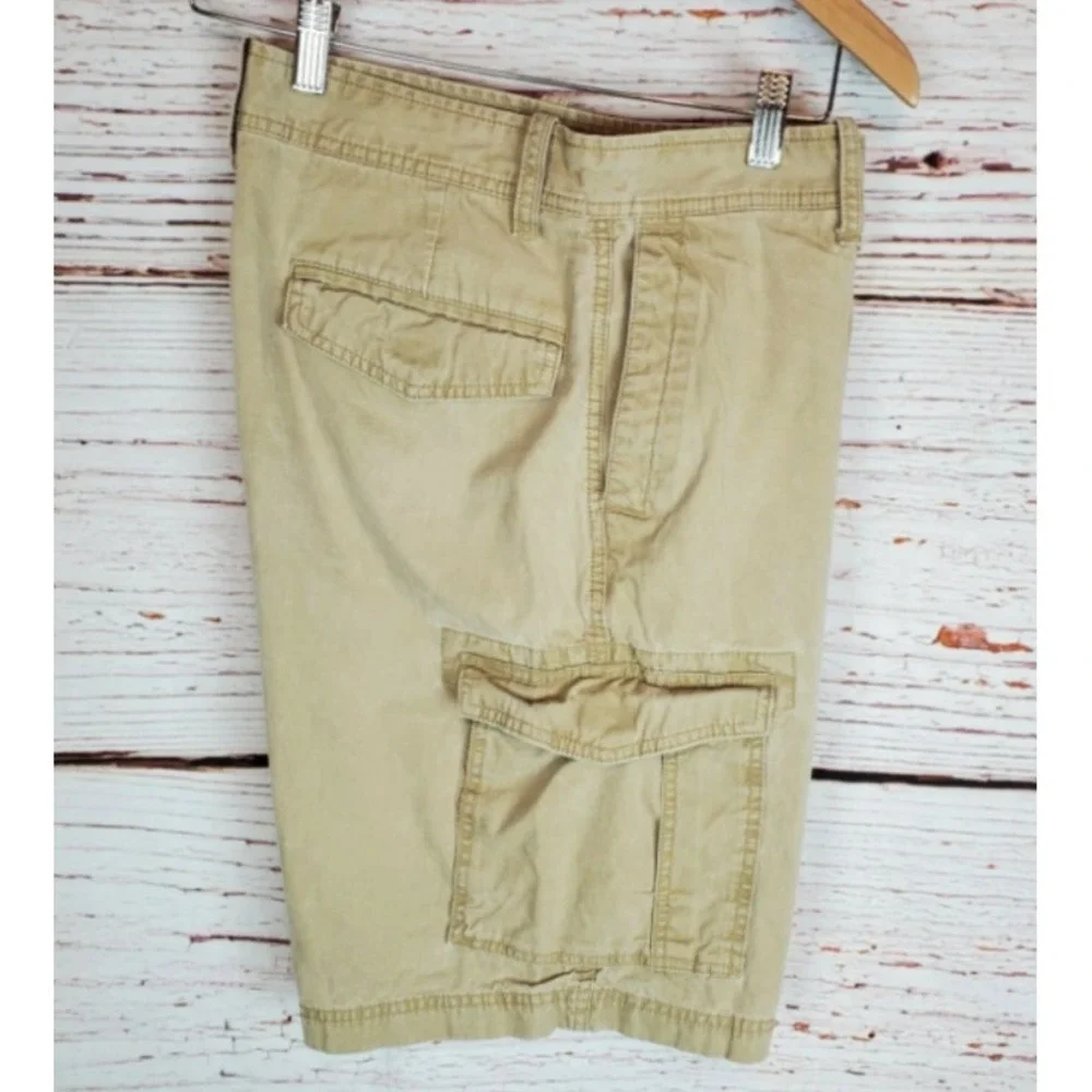 Eddie Bauer Cargo Shorts Men's Size 32 Khaki Beige 100% Cotton